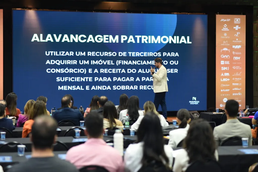 Rodrigo Namoá em palestra